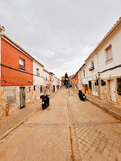 Casas en venta y pisos alquiler - 1