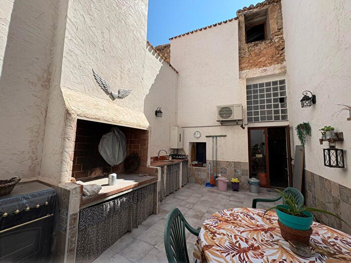 Casa en venta en Casco Antiguo, Llíria de 6 habitaciones