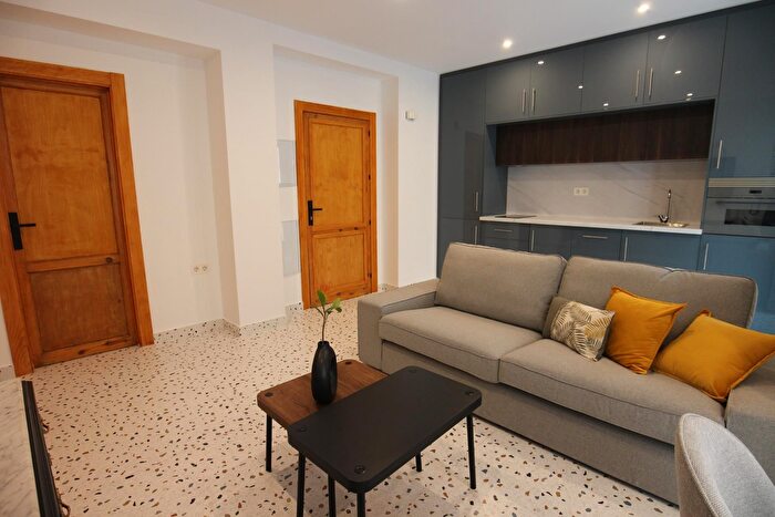 Casas en venta y pisos alquiler - 2