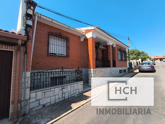 Casas en venta y pisos alquiler - 1