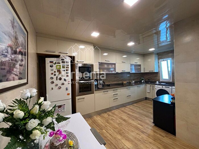 Casas en venta y pisos alquiler - 2