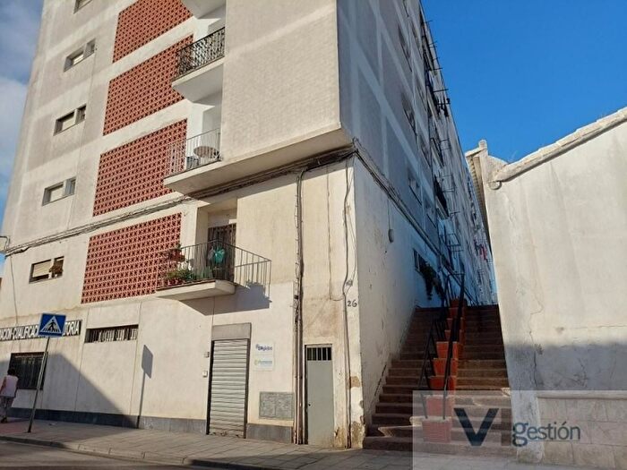 Casas en venta y pisos alquiler - 3