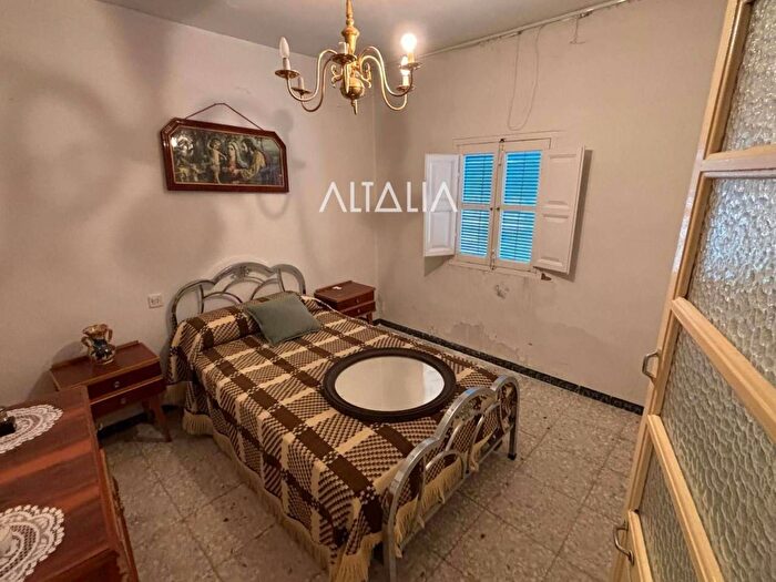 Casas en venta y pisos alquiler - 3