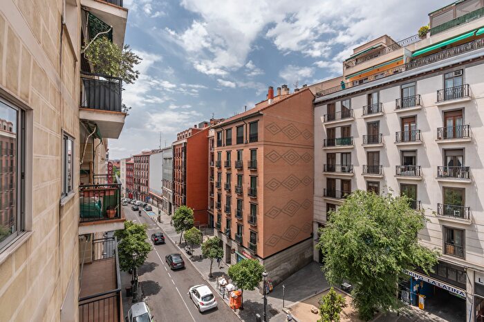 Casas en venta y pisos alquiler - 3