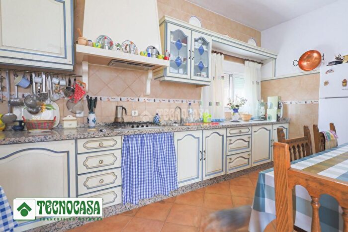 Casas en venta y pisos alquiler - 3