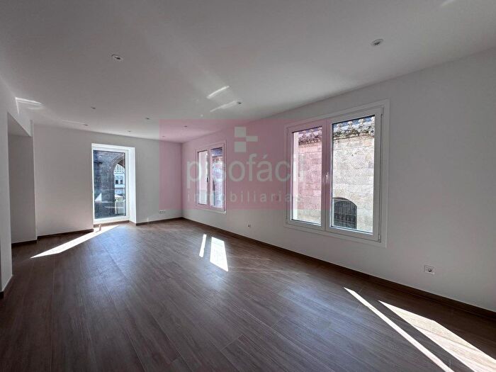 Casas en venta y pisos alquiler - 1