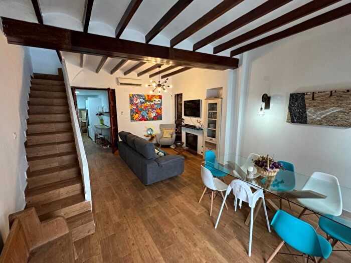 Casas en venta y pisos alquiler - 1