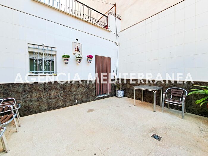 Casas en venta y pisos alquiler - 3