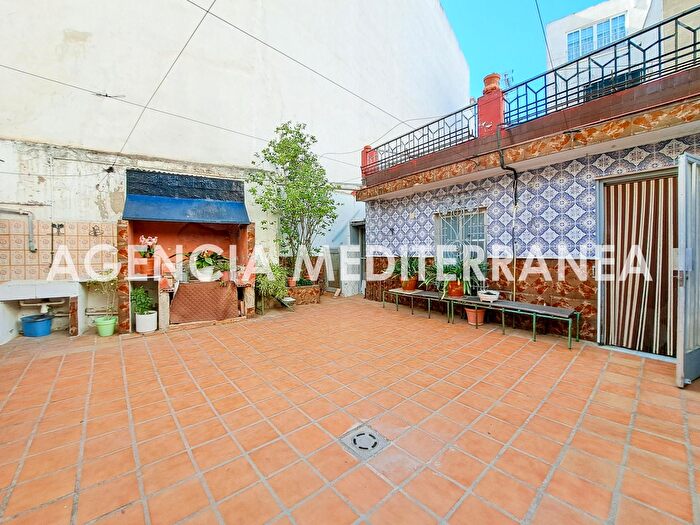 Casas en venta y pisos alquiler - 1