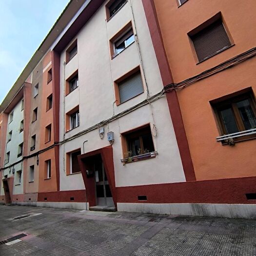 Casas en venta y pisos alquiler - 1