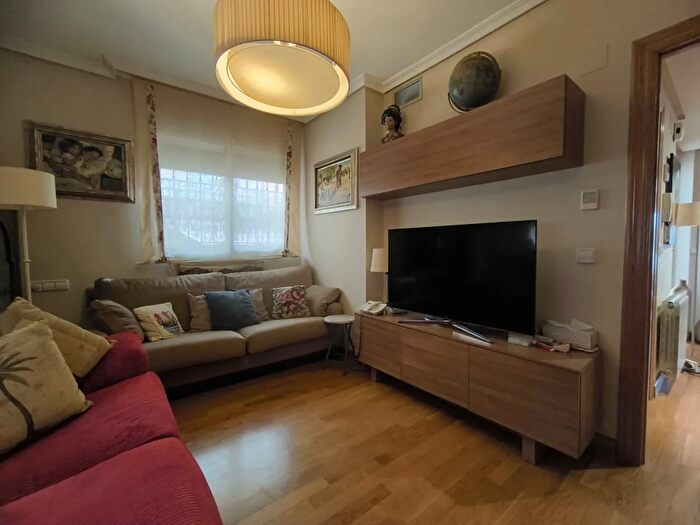 Casas en venta y pisos alquiler - 3
