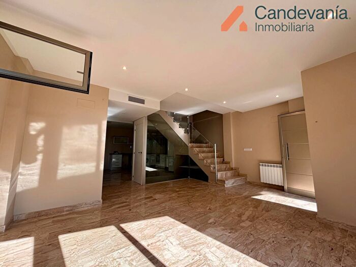 Casas en venta y pisos alquiler - 3