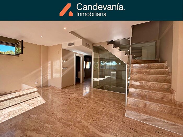 Casas en venta y pisos alquiler - 1
