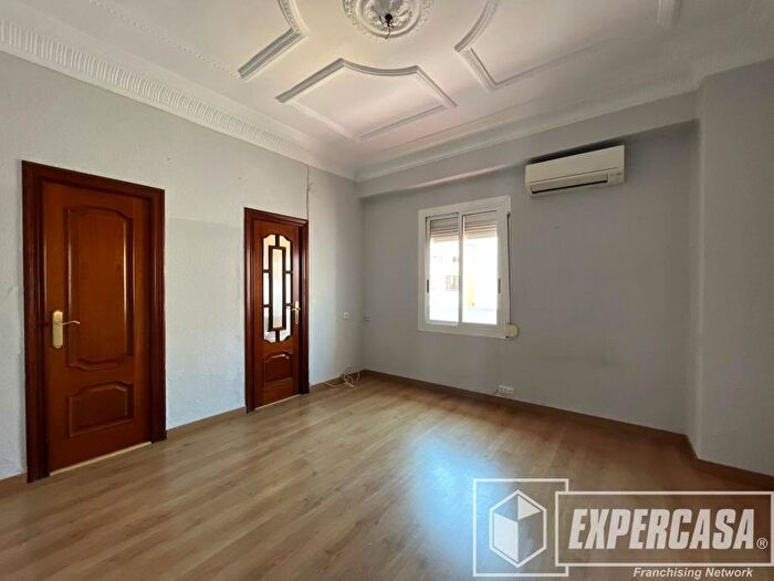 Piso en alquiler en Quatre Carreres, MontOlivet de 5 habitaciones