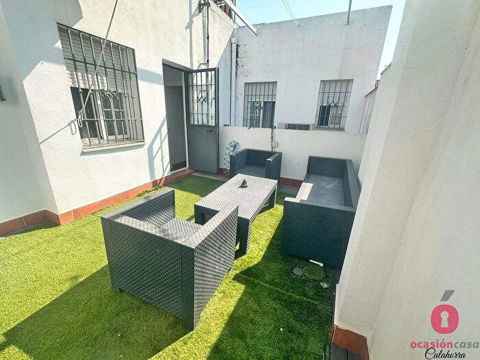Casas en venta y pisos alquiler - 1