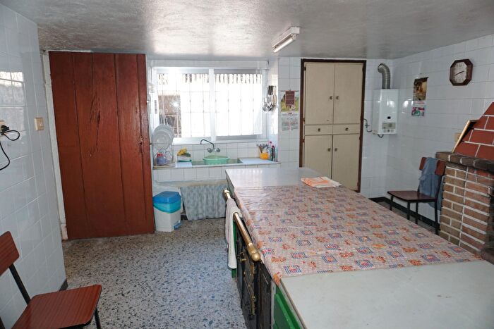 Casas en venta y pisos alquiler - 2