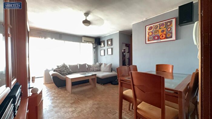 Casas en venta y pisos alquiler - 1