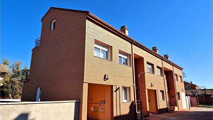 Casas en venta y pisos alquiler - 1