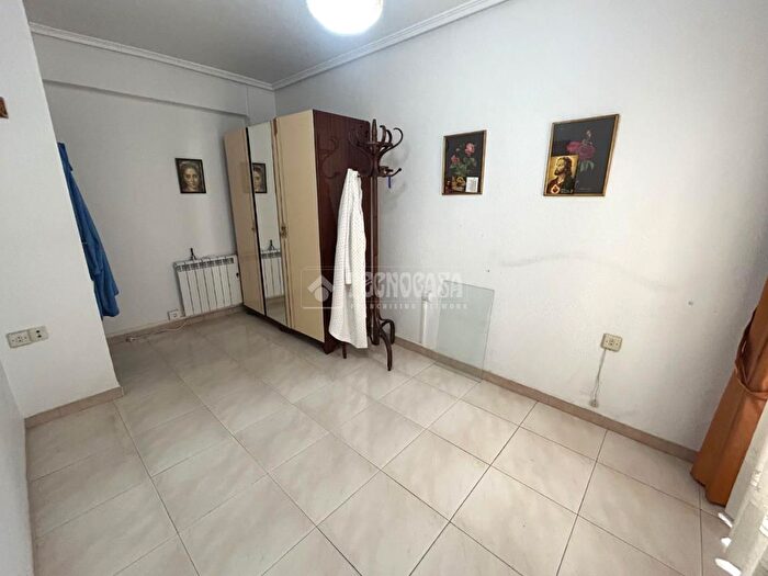 Casas en venta y pisos alquiler - 3