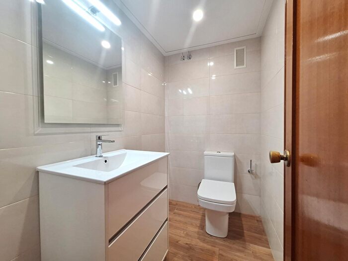 Casas en venta y pisos alquiler - 2