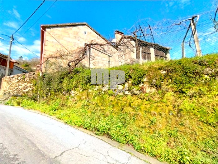 Casa en venta en Campo Lameiro, Pontevedra de 3 habitaciones