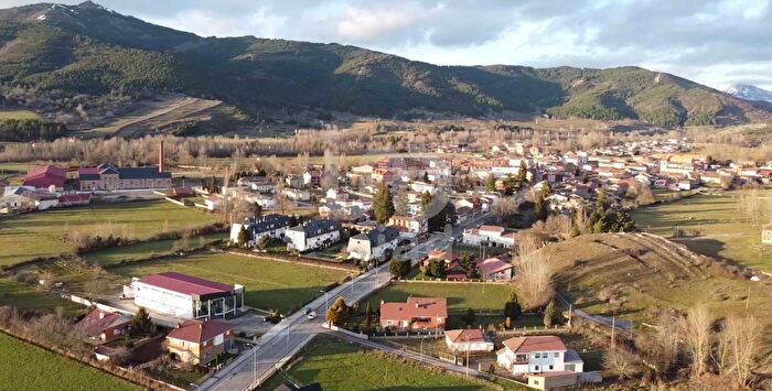 Piso en venta en Boñar, León de 2 habitaciones
