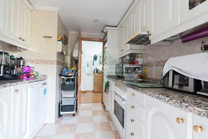 Casas en venta y pisos alquiler - 3