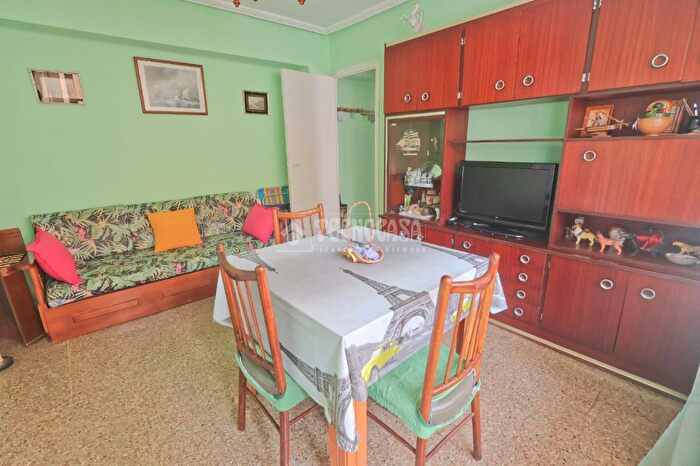 Casas en venta y pisos alquiler - 3