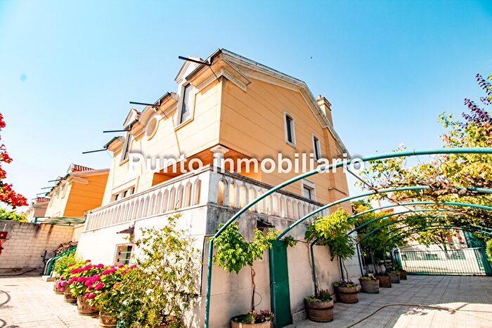 Casas en venta y pisos alquiler - 2