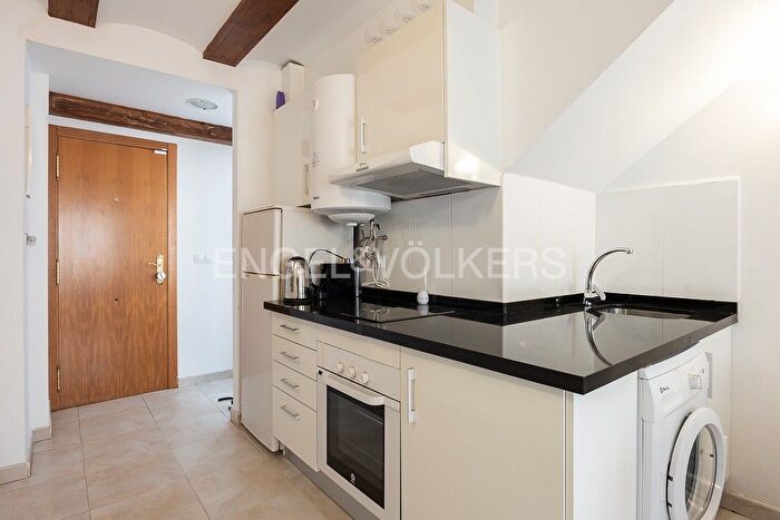 Casas en venta y pisos alquiler - 3