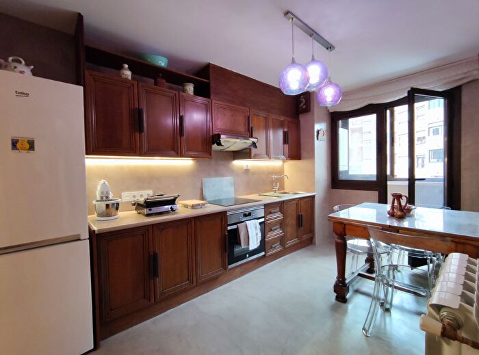 Casas en venta y pisos alquiler - 1
