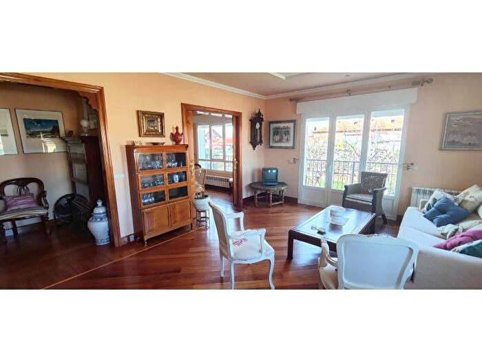 Casas en venta y pisos alquiler - 3