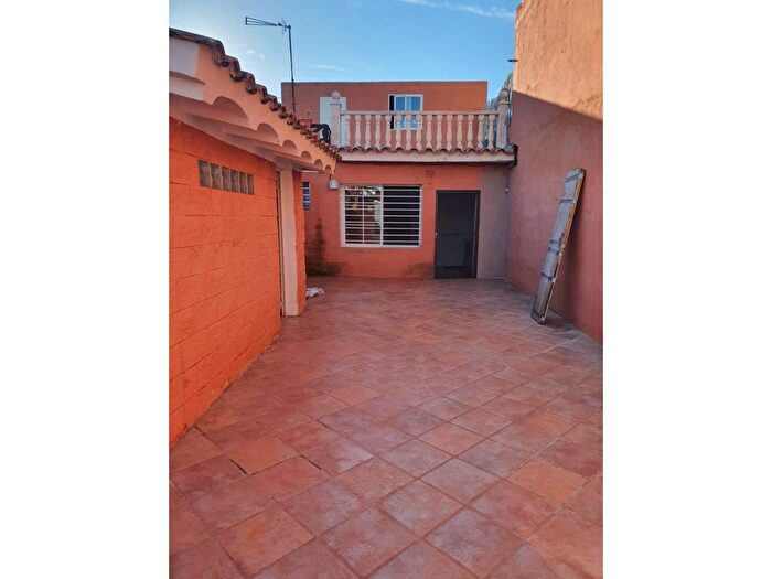 Casas en venta y pisos alquiler - 1