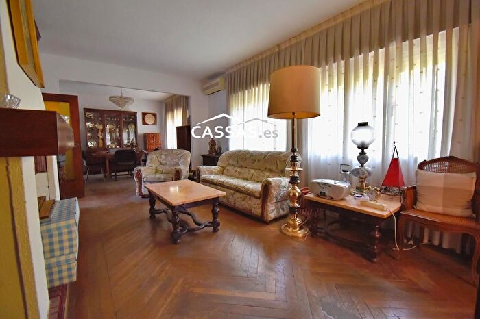 Casas en venta y pisos alquiler - 3