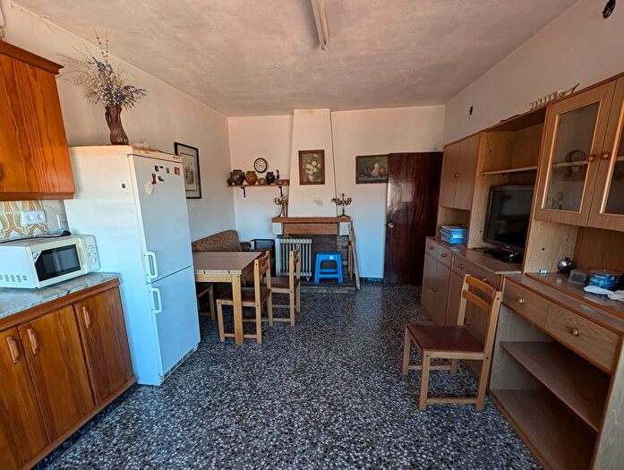 Casas en venta y pisos alquiler - 3