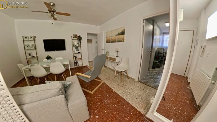 Piso en alquiler en Genil, Cervantes de 5 habitaciones
