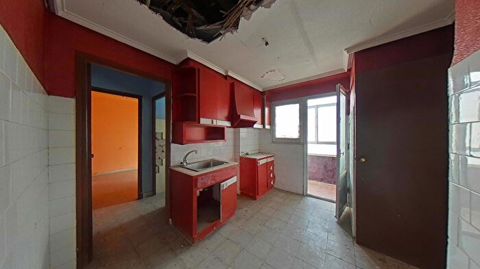 Casas en venta y pisos alquiler - 3