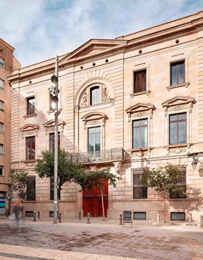 Casas en venta y pisos alquiler - 2