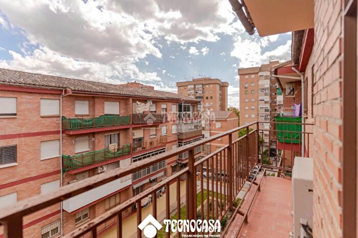 Casas en venta y pisos alquiler - 1
