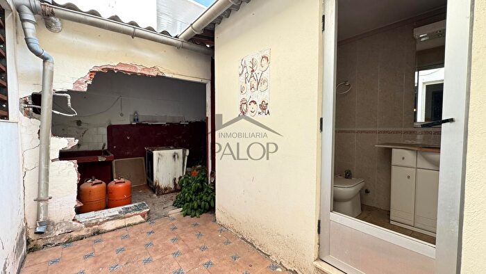 Casas en venta y pisos alquiler - 3