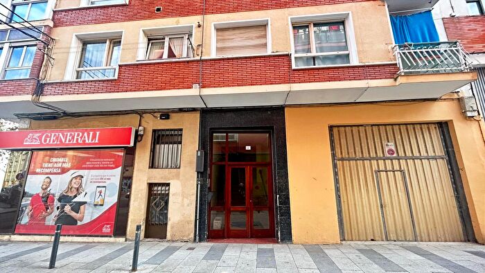 Casas en venta y pisos alquiler - 1