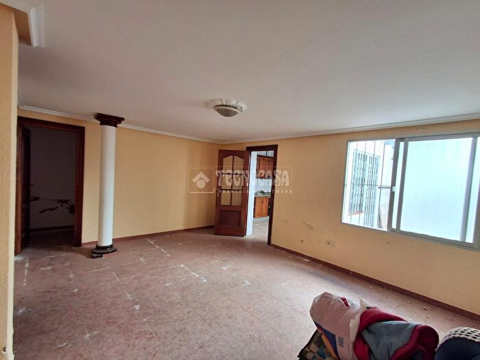 Casas en venta y pisos alquiler - 1