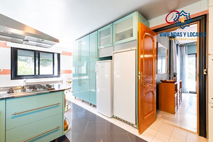 Casas en venta y pisos alquiler - 2