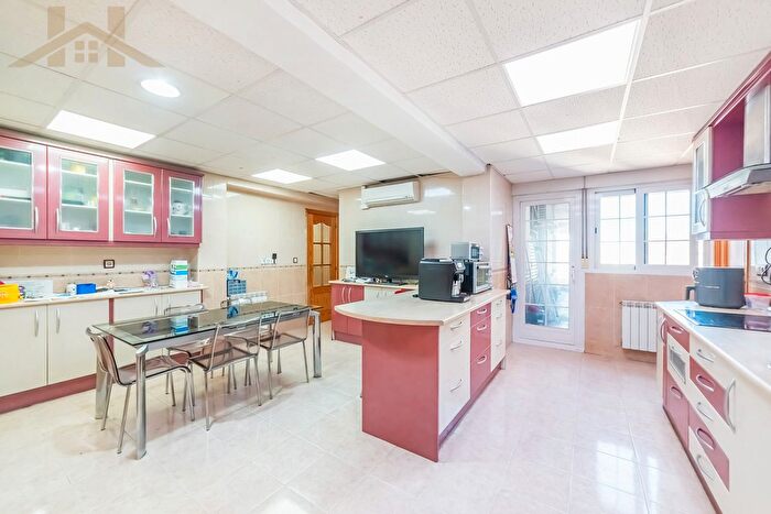 Casas en venta y pisos alquiler - 2