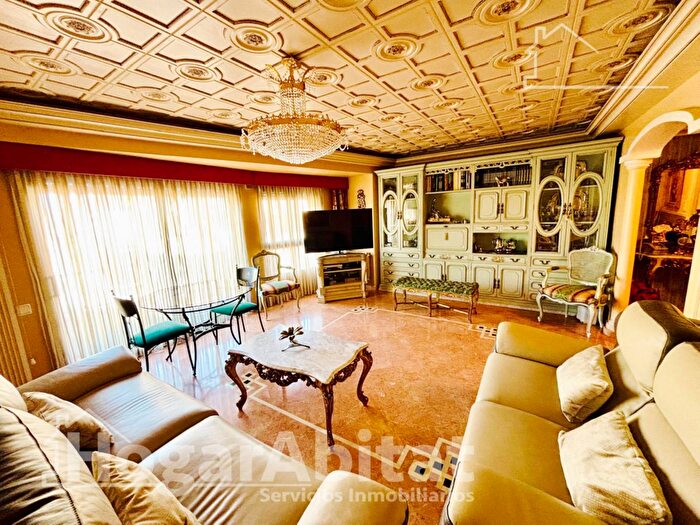 Casas en venta y pisos alquiler - 1