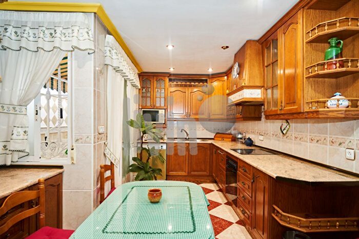 Casas en venta y pisos alquiler - 3