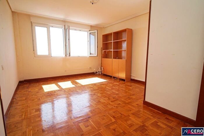 Casas en venta y pisos alquiler - 2