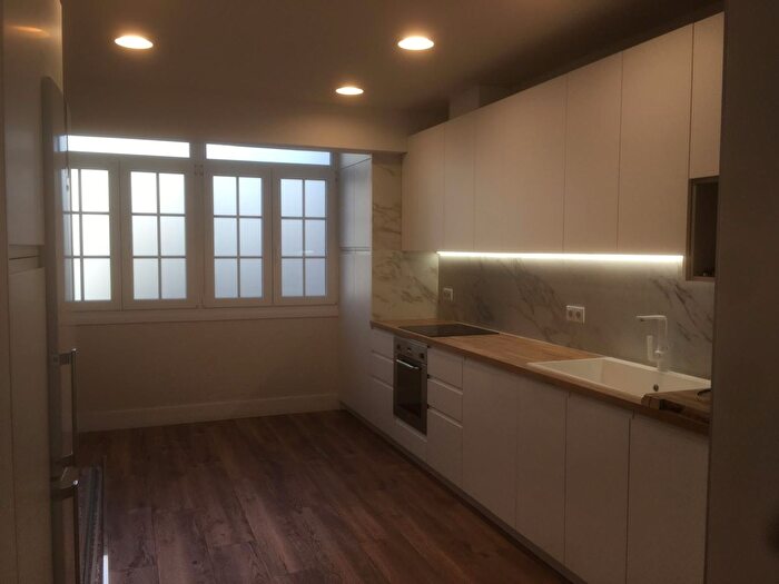 Casas en venta y pisos alquiler - 3