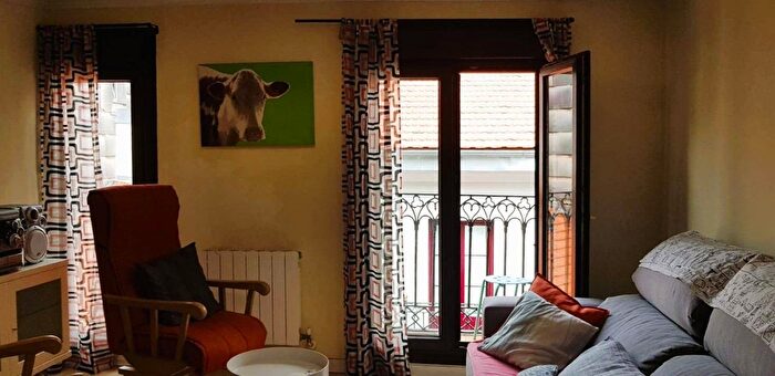 Casas en venta y pisos alquiler - 3