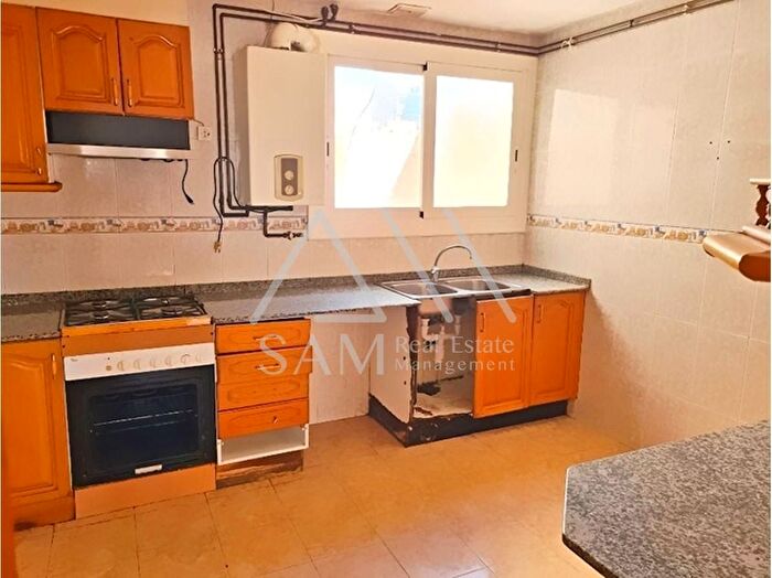 Casas en venta y pisos alquiler - 3